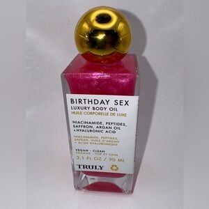 TRULY Birthday Sex Luxury Body Oil - shimmering pink